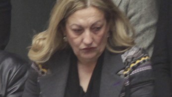 Επική γκάφα από τη Ζανέτ Τσίπρα: «Είμαστε εδώ να αποτιμήσουμε φόρο τιμής» (video)