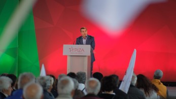 “Βούλιαξε” η… Κως στην ομιλία Τσίπρα: Δεν σταματούσαν ούτε από… περιέργεια