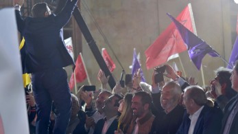 Δεν τον έσωσε ούτε ο “αψύς Κρητικός”: Πάτωσε και στα λημέρια του Πολάκη ο Τσίπρας