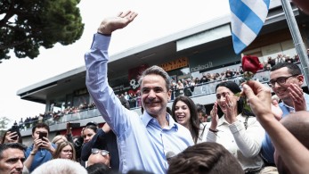 Μητσοτάκης από Κηφισιά: Η ΝΔ είναι με την Πρωτομαγιά, ο Τσίπρας με την Πρωταπριλιά