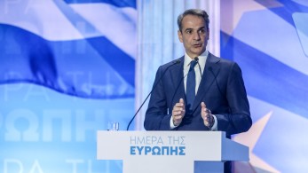 Αυτοδυναμία Μητσοτάκη στο... Κέντρο