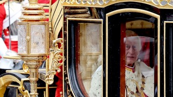 Λονδίνο: Ο Κάρολος στέφθηκε βασιλιάς