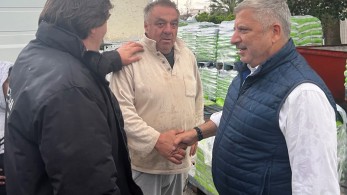 Δωρεάν διανομή 5.000 σάκων λιπάσματος στο Γεωργικό Συνεταιρισμό Κορωπίου από Περιφέρεια και ΕΔΣΝΑ (Φωτογραφίες – Βίντεο)