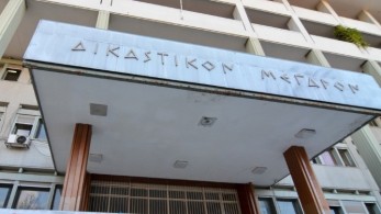 Αρτα: Ελεύθερος ο πατέρας που ξέχασε το βρέφος στο αυτοκίνητο