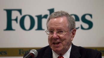 Forbes: Πουλήθηκε έναντι 800 εκατ. δολαρίων