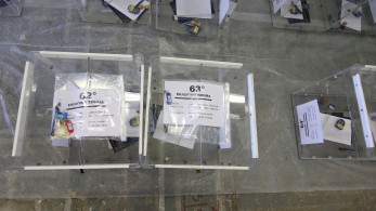 Όταν προσπαθούσαμε να κρατήσουμε όρθια τη χώρα Όταν προσπαθούσαμε να κρατήσουμε όρθια τη χώρα