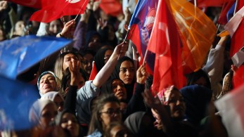 «Βουτιά» της τουρκικής λίρας προς τον δεύτερο γύρο των εκλογών