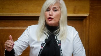 Έχουν ξεφύγει στον ΣΥΡΙΖΑ: η Αυλωνίτου ζητά να «τηγανίσουν» τον Μητσοτάκη