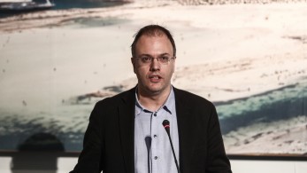 Ντεκαντάνς αλλά… Θεοχαρόπουλος