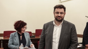 Δεν «βλέπει» παραίτηση Τσίπρα ο Ζαχαριάδης
