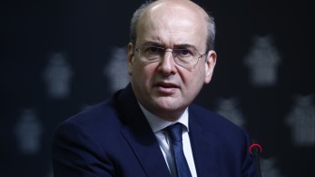 Χατζηδάκης για Κατρούγκαλο: Ο ΣΥΡΙΖΑ είναι «το κόκκινο ανθρωπάκι που χρήματα μοιράζει στον κοσμάκη»