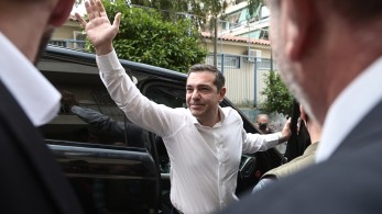 Ούτε οι ψήφοι των Κασιδιάρηδων έσωσαν τον Τσίπρα