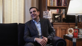 Εκλογές 2023: Ο Τσίπρας, η… μάχη της Κρήτης και η φαρσοκωμωδία της Κουμουνδούρου