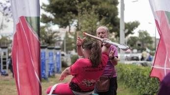 Ο δήμαρχος Πειραιά Γιάννης Μώραλης εγκαινίασε το πάρκο Αργυροκάστρου - «Πρόσβαση για όλους»