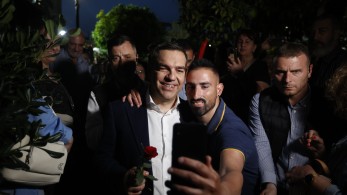 Ο Τσίπρας διαψεύδει και πάλι τον εαυτό του