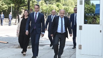 Σχολή Μητσοτάκη απέναντι στον λαϊκισμό