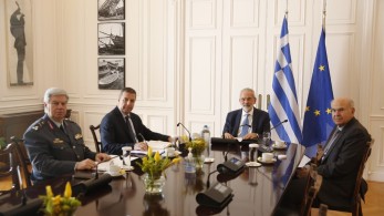 Σύσκεψη στο Μέγαρο Μαξίμου για την αστυνόμευση, στο πλαίσιο της συνέχειας του κράτους