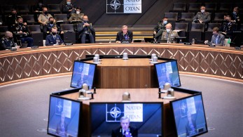 Πολύκαρπος Αδαμίδης στο «Μανιφέστο»: Παραδείγματα από τη Βόρεια Εσπερία