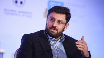 Εκλογές 2023 - Επικές… δηλώσεις Ζαχαριάδη για Τσίπρα: «Είναι γίγαντας, είναι πολιτικός με μέταλλο…» (Βίντεο)