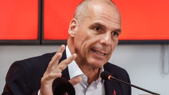 Παραληρηματική επίθεση Βαρουφάκη σε Σακελλαροπούλου και δημοσιογράφο