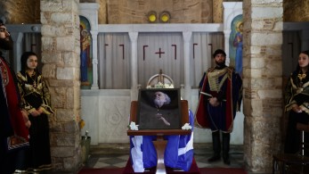 Γιάννης Μαρκόπουλος: σε λαϊκό προσκύνημα η σορός του - Το απόγευμα η κηδεία