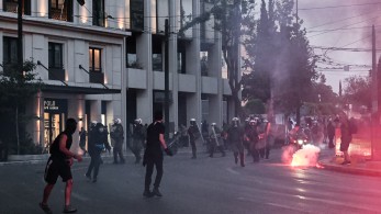 Μολότοφ και επεισόδια από «δικαιωματιστές» στο κέντρο της Αθήνας