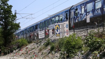Τέμπη: Δίνει μάχη ο μοναδικός επιζών του πρώτου βαγονιού