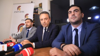 Ο Βασίλης Στίγκας και οι... Σπαρτιάτες της άκρας δεξιάς και των Κασιδιάρηδων Ο Βασίλης Στίγκας και οι... Σπαρτιάτες της άκρας δεξιάς και των Κασιδιάρηδων