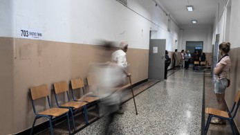 Εκλογές 2023 - Βόλος: ψήφισε στιλάτος παππούς ετών 99