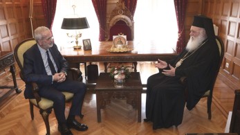 Συνάντηση του αρχιεπισκόπου Ιερωνύμου με τον υπηρεσιακό πρωθυπουργό, Ιωάννη Σαρμά