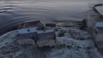 Ανατινάχθηκε υδροηλεκτρικό φράγμα στη Χερσώνα - Τεράστιος όγκος νερού ρέει ανεξέλεγκτος (vid)