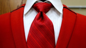 ΣΥΡΙΖΑ-ΠΑΣΟΚ: λαϊκισμός με και χωρίς γραβάτα