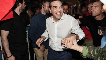 Αντίστροφη μέτρηση για τον «ματιασμένο» Τσίπρα