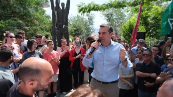 Τρεις κι... ο κούκος στην ομιλία Τσίπρα στη Νέα Ιωνία Βόλου