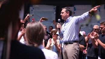 Χειροκροτήστε τον μπρόεδρο Αλέξη