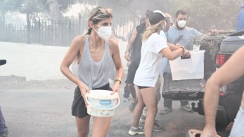 Δηλητήριο από τα ΣΥΡΙΖοτρόλ για τα θύματα της φωτιάς: Να καείτε, να σας λυπηθεί το «40τακατό» Δηλητήριο από τα ΣΥΡΙΖοτρόλ για τα θύματα της φωτιάς: Να καείτε, να σας λυπηθεί το «40τακατό»