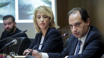 ΣΥΡΙΖΑ: ο Σπίρτζης «κόβει» τη Δούρου από την κούρσα της διαδοχής ΣΥΡΙΖΑ: ο Σπίρτζης «κόβει» τη Δούρου από την κούρσα της διαδοχής