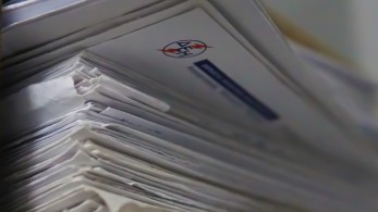 Yπουργείο Περιβάλλοντος: Αμετάβλητες οι επιδοτήσεις στο ρεύμα τον Ιούλιο