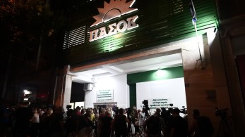 ΠΑΣΟΚ: Η πόρτα που άνοιξε ο Λοβέρδος και η αλαζονεία της Χαριλάου Τρικούπη