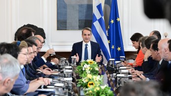 Ο Μητσοτάκης βάζει στο φουλ τις μηχανές: στην πρώτη γραμμή οικονομία, υγεία, δικαιοσύνη