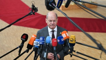 Σολτς: Διακρίνει προοπτική καλύτερων σχέσεων Ελλάδας- Τουρκίας