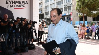 Παίρνει το καπελάκι του ο Χρήστος Σπίρτζης Παίρνει το καπελάκι του ο Χρήστος Σπίρτζης
