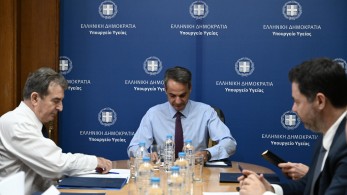 Επίσκεψη Μητσοτάκη στο υπουργείο Υγείας