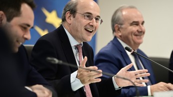 Οικονομικό νομοσχέδιο: 14 ερωτήσεις και απαντήσεις για αυξήσεις, market pass και youth pass