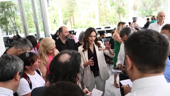 Ξεκινά περιοδείες η Αχτσιόγλου: αιχμή για Τσίπρα το σύνθημά της; Ξεκινά περιοδείες η Αχτσιόγλου: αιχμή για Τσίπρα το σύνθημά της;