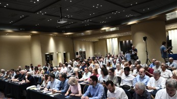 ΣΥΡΙΖΑ, μη σκαλίζεις τις στάχτες σου