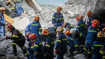 Πάτρα: συνεχίζονται οι έρευνες στα συντρίμμια της γέφυρας που κατέρρευσε