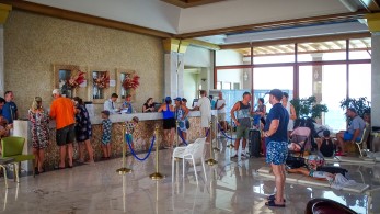 Φωτιά στη Ρόδο: ολοταχώς ο κρατικός μηχανισμός για επιστροφή στην κανονικότητα