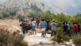 Φωτιά στη Ρόδο: μαρτυρίες των ηρώων εθελοντών που «ρίχτηκαν στη μάχη»