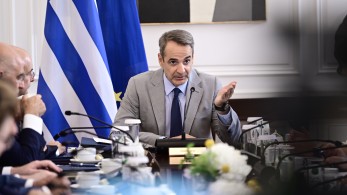 Κυριάκος Μητσοτάκης: Στη μνήμη των δύο ηρώων συνεχίζουμε τον πόλεμο με τις καταστροφικές δυνάμεις της φύσης